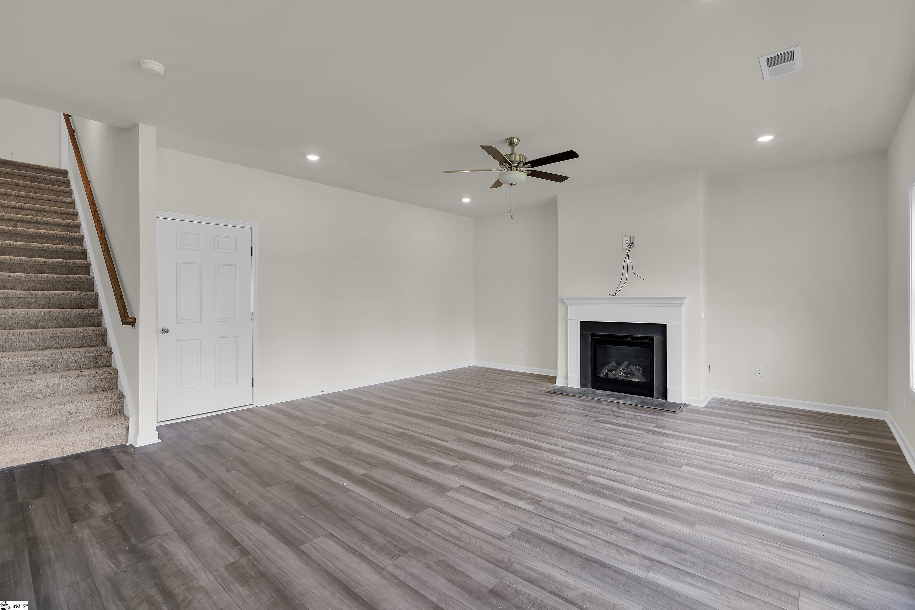 135 Hunter Ridge Drive Boiling Springs, SC 29316 - Photo 8 of 25 Gallery Image 8