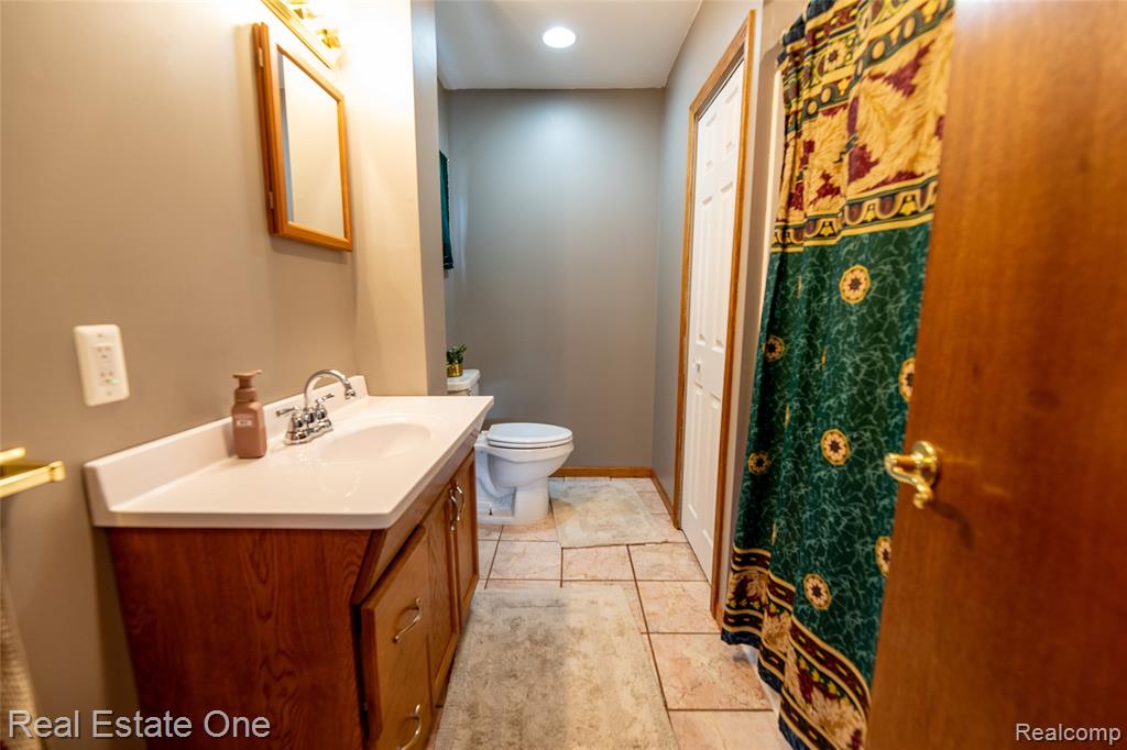 3180 Eastwood Drive Rochester, MI 48309 - Photo 14 of 45