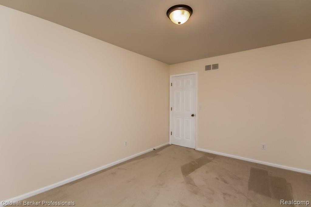 155 Meadow Ln Circle, Unit 21 Rochester Hills, MI 48307 - Photo 16 of 31
