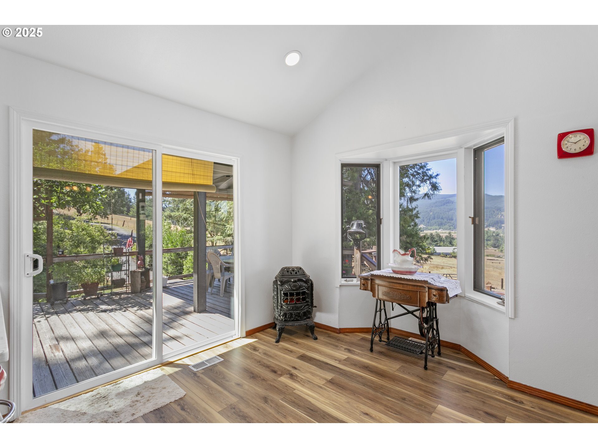 36589 Alder Branch Road Springfield, OR 97478 - Photo 15 of 36 a living room with furniture and a window