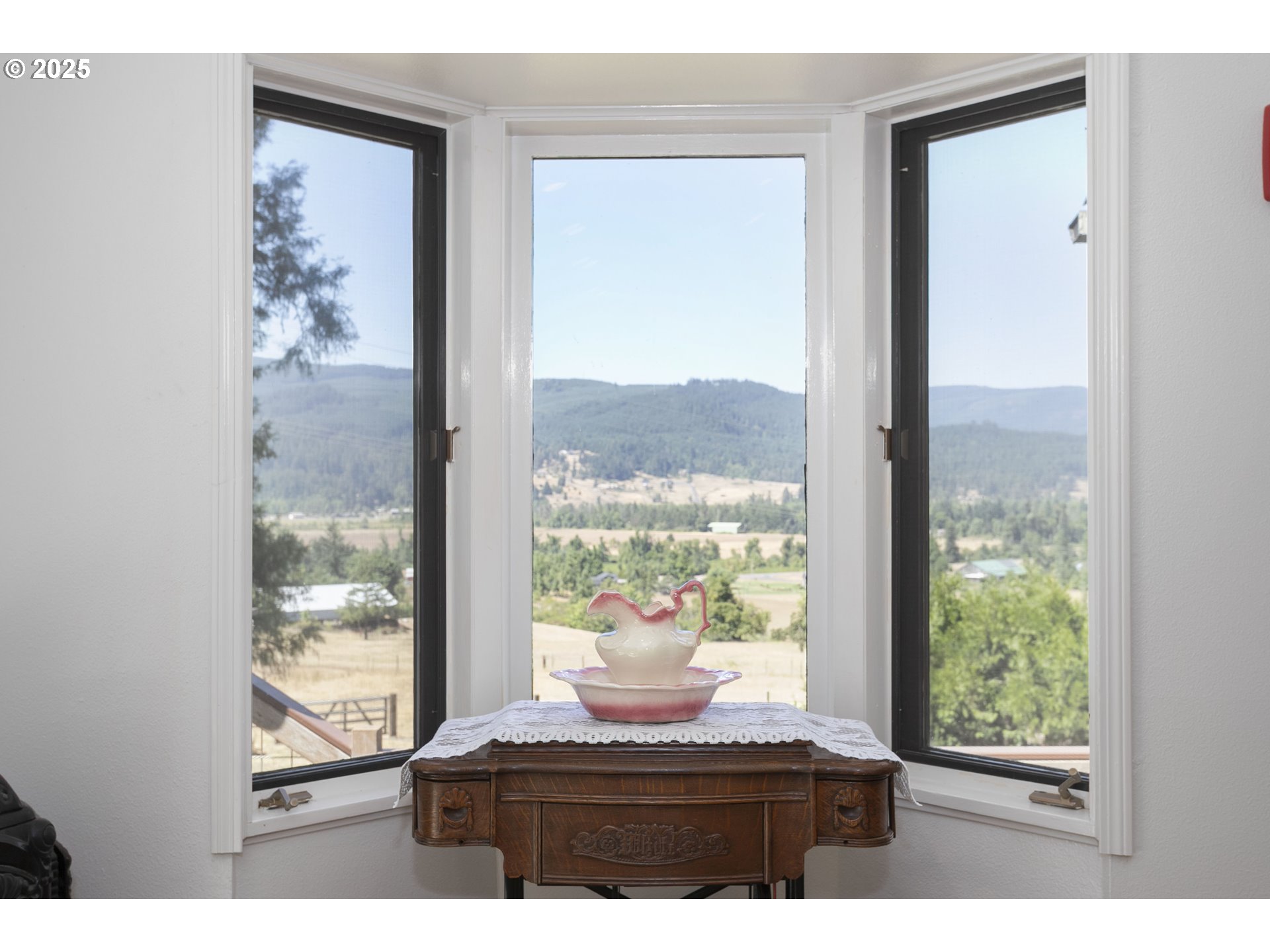 36589 Alder Branch Road Springfield, OR 97478 - Photo 16 of 36 a view of sky from window
