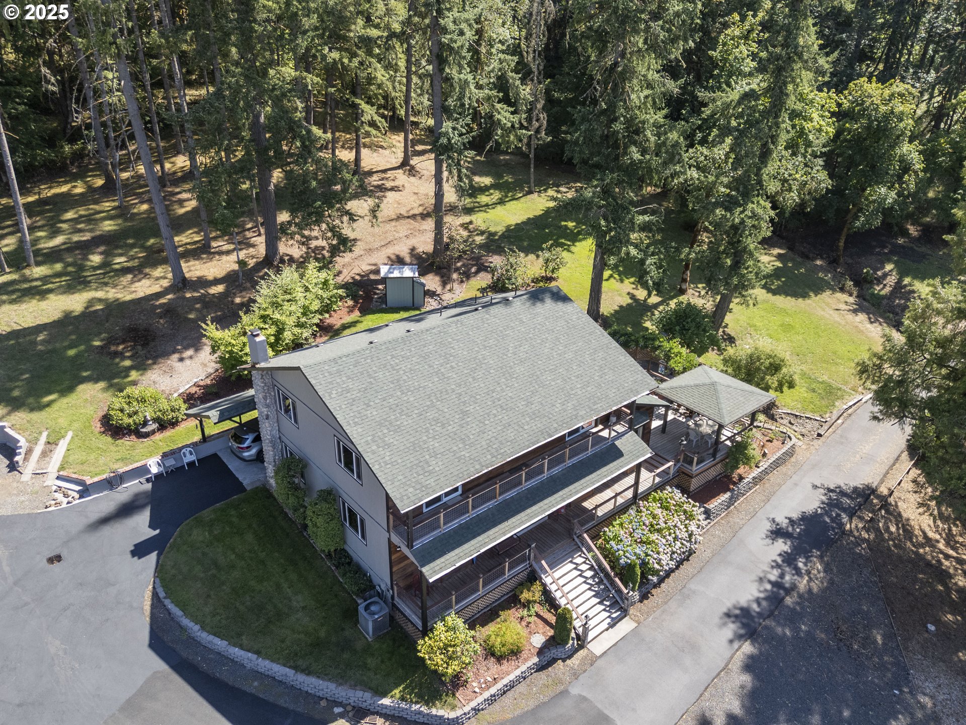 36589 Alder Branch Road Springfield, OR 97478 - Photo 2 of 36 a view of a backyard with sitting area