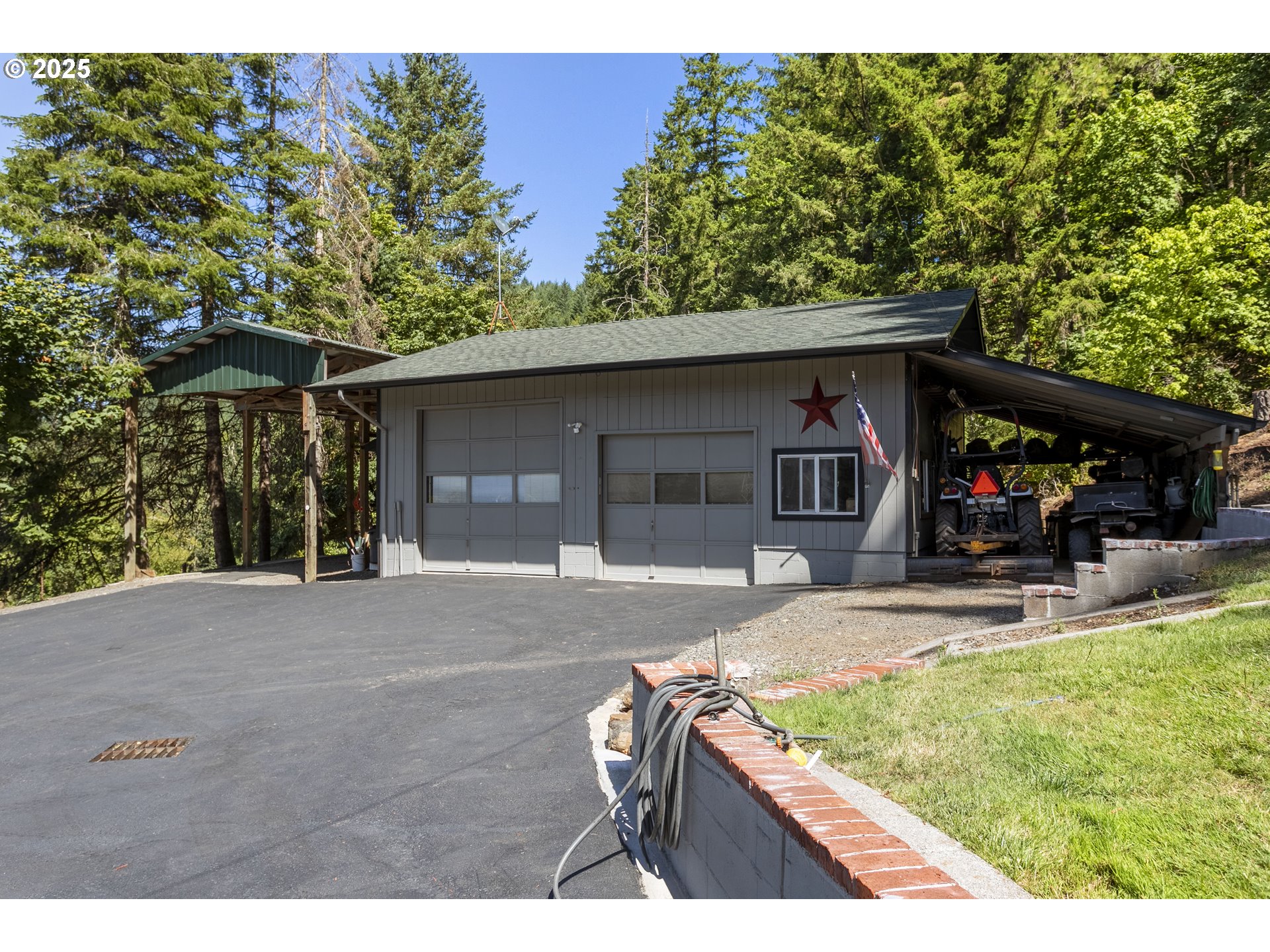 36589 Alder Branch Road Springfield, OR 97478 - Photo 29 of 36 a view of a house with backyard porch and sitting area