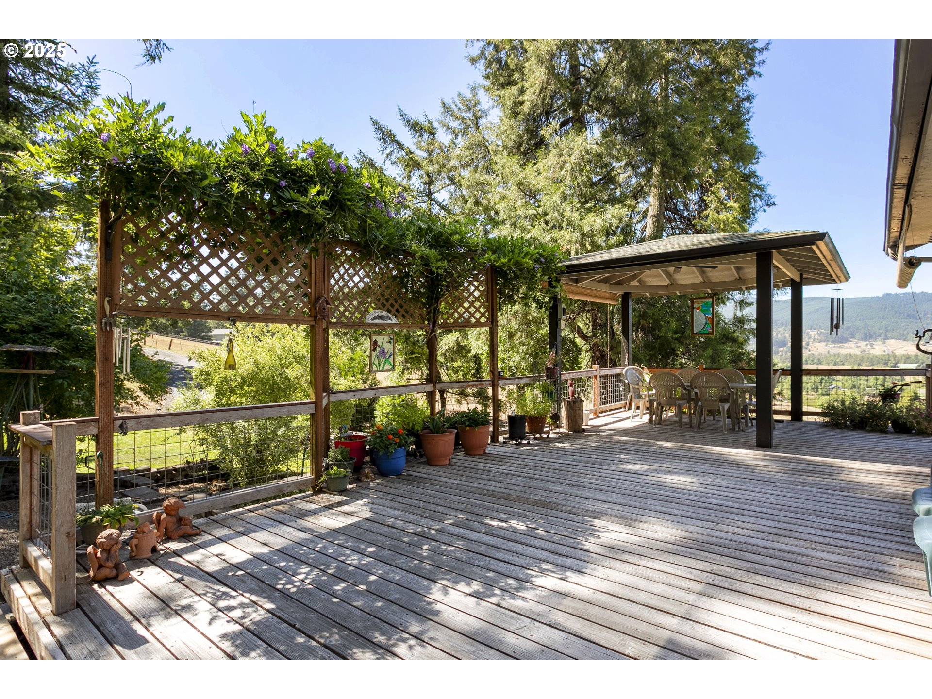 36589 Alder Branch Road Springfield, OR 97478 - Photo 5 of 36 a view of a outdoor space with a patio