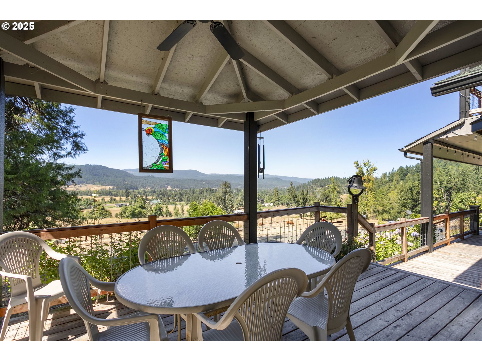 36589 Alder Branch Road Springfield, OR 97478 - Photo 6 of 36 a view of a chairs and table in the patio