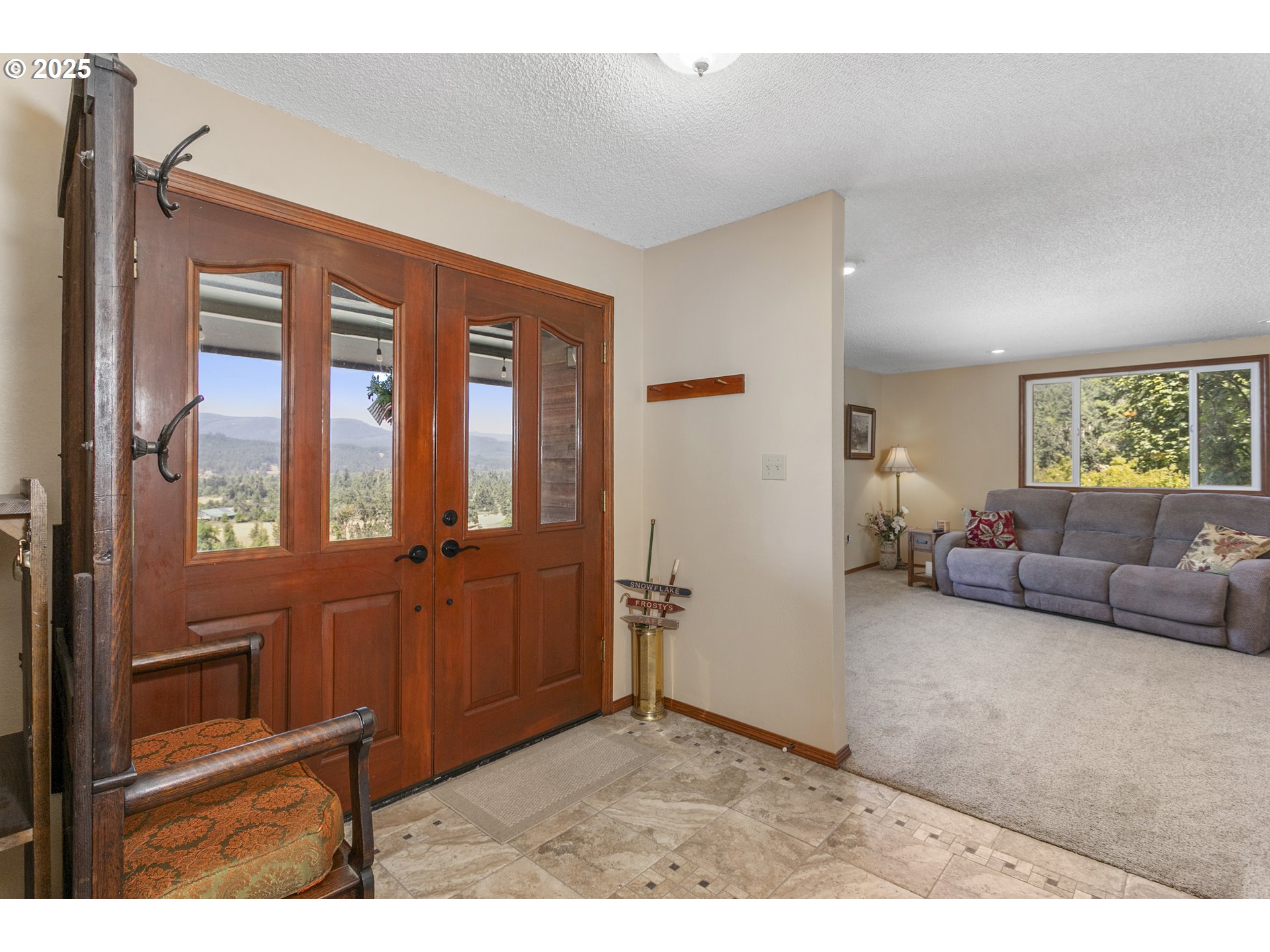 36589 Alder Branch Road Springfield, OR 97478 - Photo 10 of 36 a living room with furniture and a window