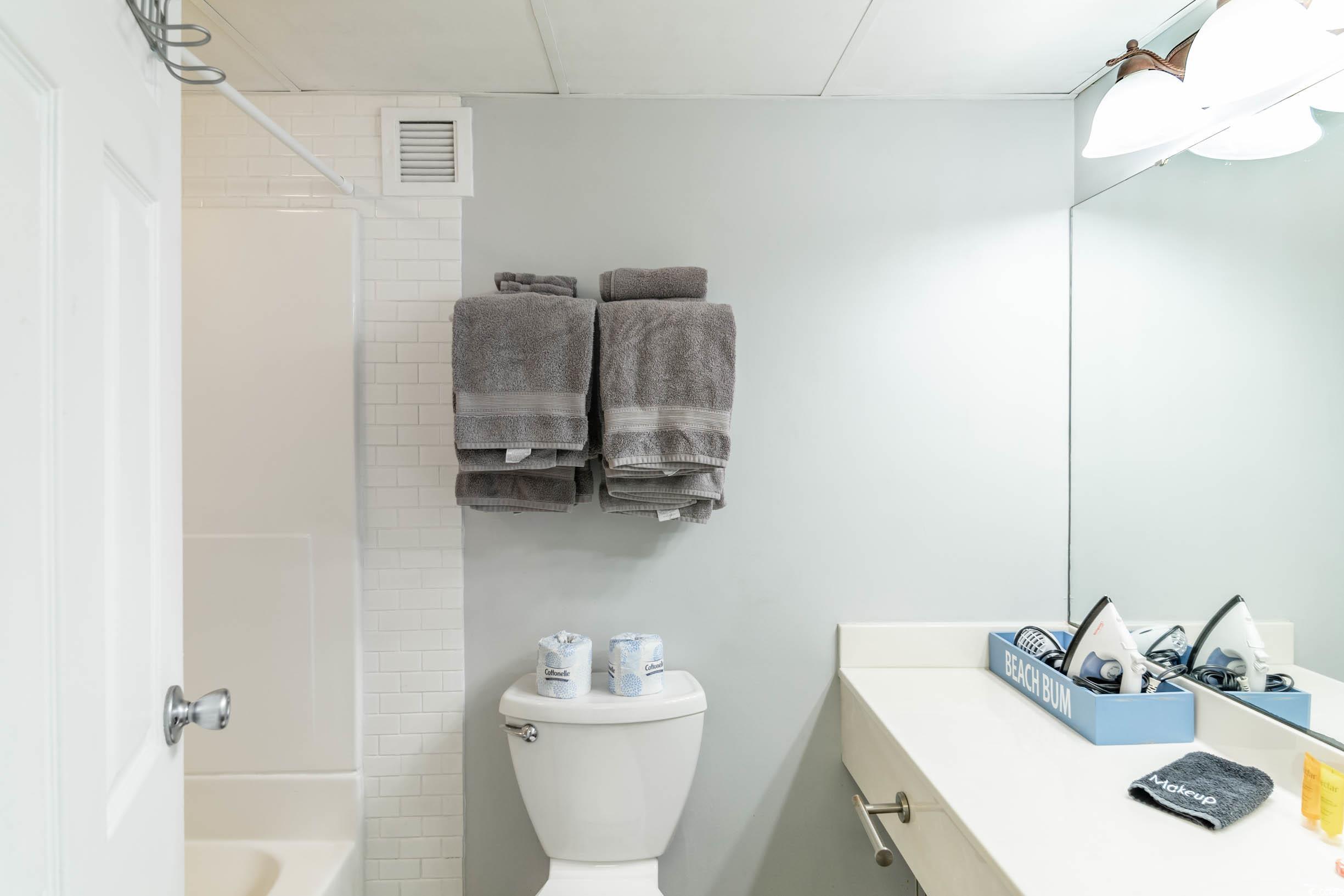 201 74th Avenue North, Unit 2532 Myrtle Beach, SC 29572 - Photo 16 of 39 Bathroom featuring tiled shower / bath and toilet
