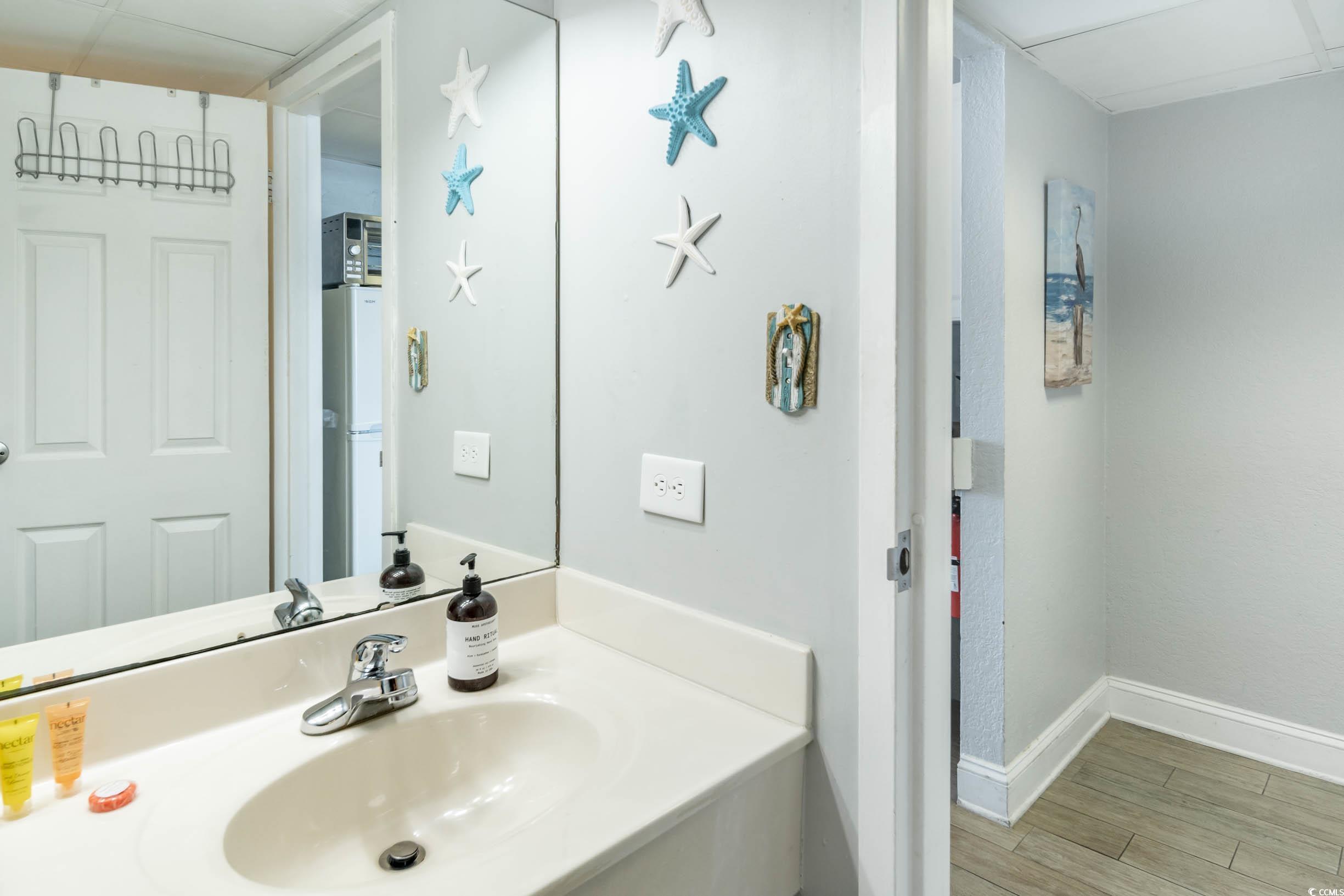 201 74th Avenue North, Unit 2532 Myrtle Beach, SC 29572 - Photo 17 of 39 Bathroom featuring sink