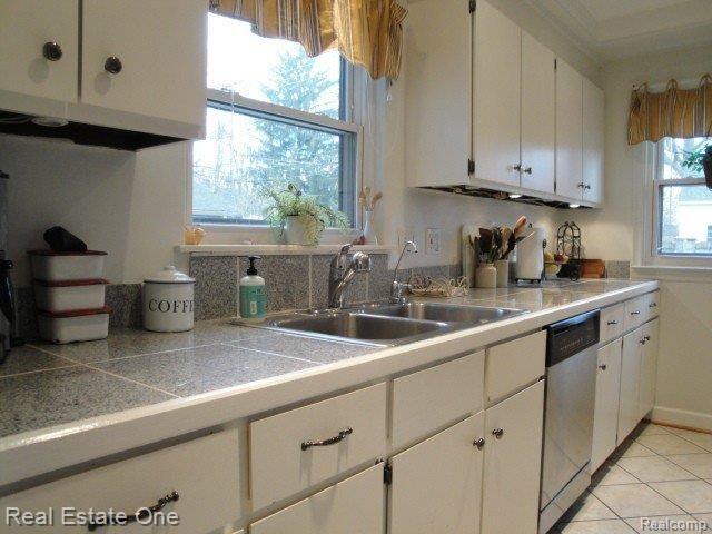 3987 Wakefield Road Berkley, MI 48072 - Photo 11 of 25 Updated kitchen