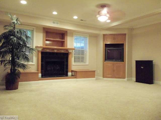 6300 Armsby Road Clemmons, NC 27012 - Photo 8 of 12 Den/Family/Great Room.