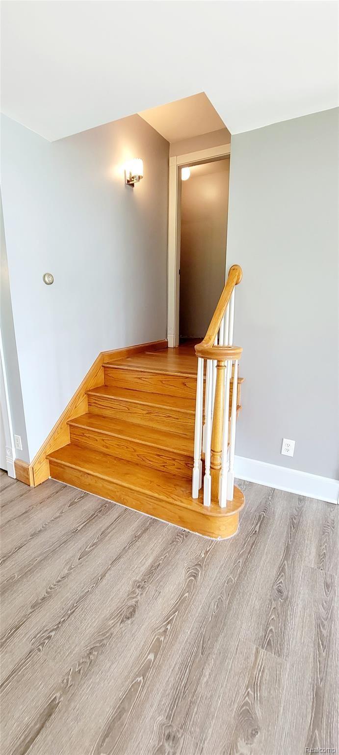 10310 Kress Road Pinckney, MI 48169 - Photo 29 of 35 Stairs to attic