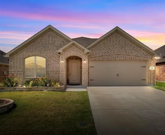 $2,350 | 1215 Cres View Drive, Anna, TX 75409