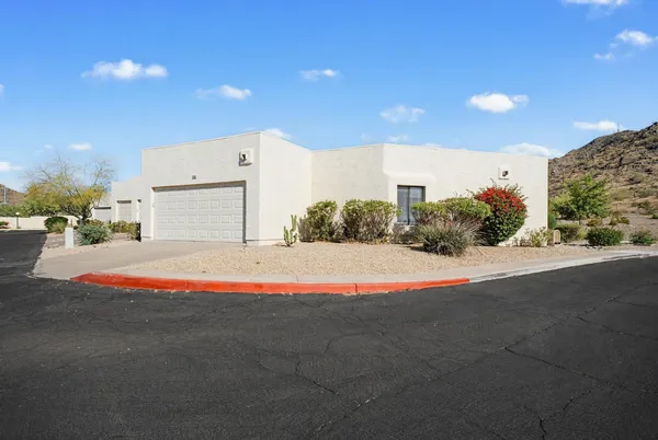 $1,795 | 316 East Turquoise Avenue, Phoenix, AZ 85020