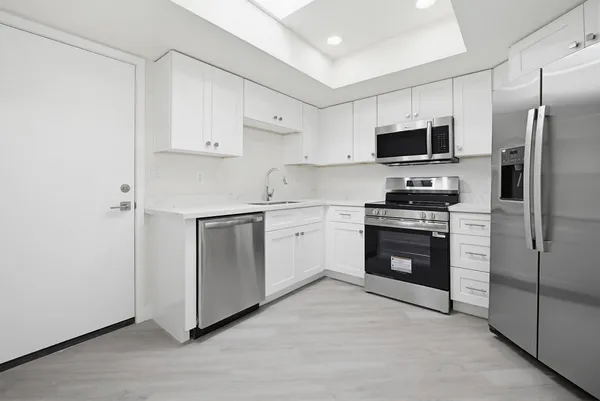 $1,795 | 316 East Turquoise Avenue, Phoenix, AZ 85020