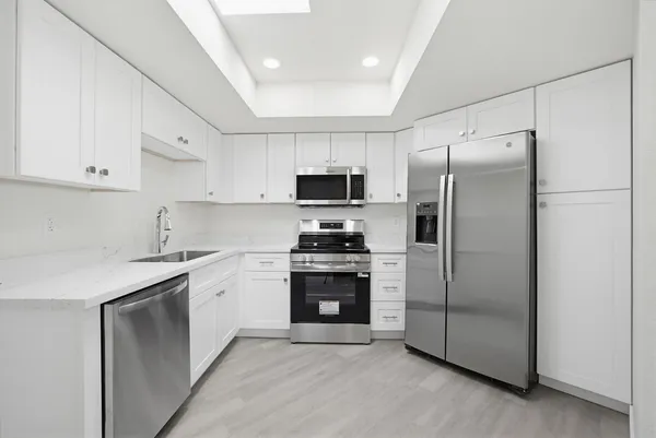 $1,795 | 316 East Turquoise Avenue, Phoenix, AZ 85020