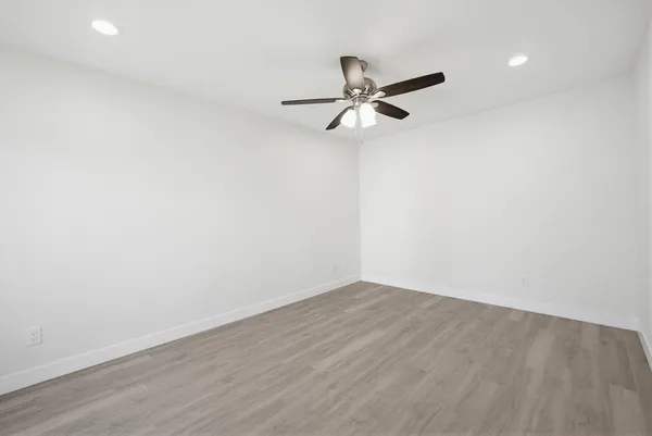 $1,795 | 316 East Turquoise Avenue, Phoenix, AZ 85020