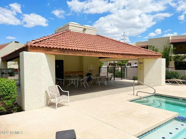 $1,795 | 316 East Turquoise Avenue, Phoenix, AZ 85020