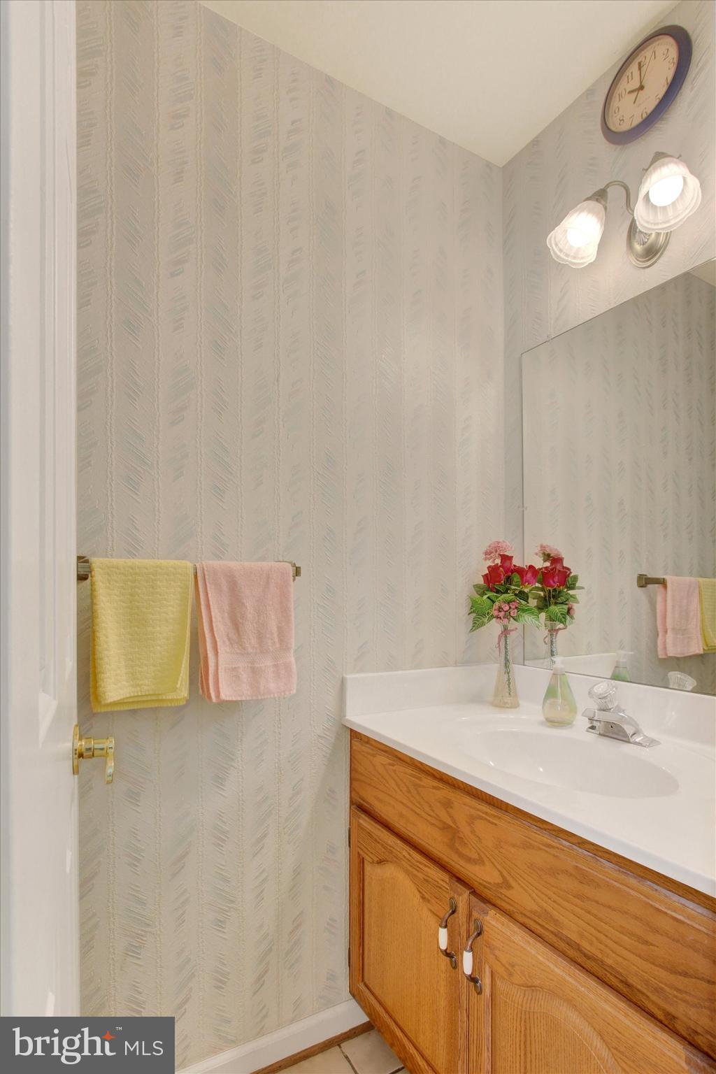 20020 Mt Aetna Road Hagerstown, MD 21742 - Photo 20 of 54 Main Level Powder Room