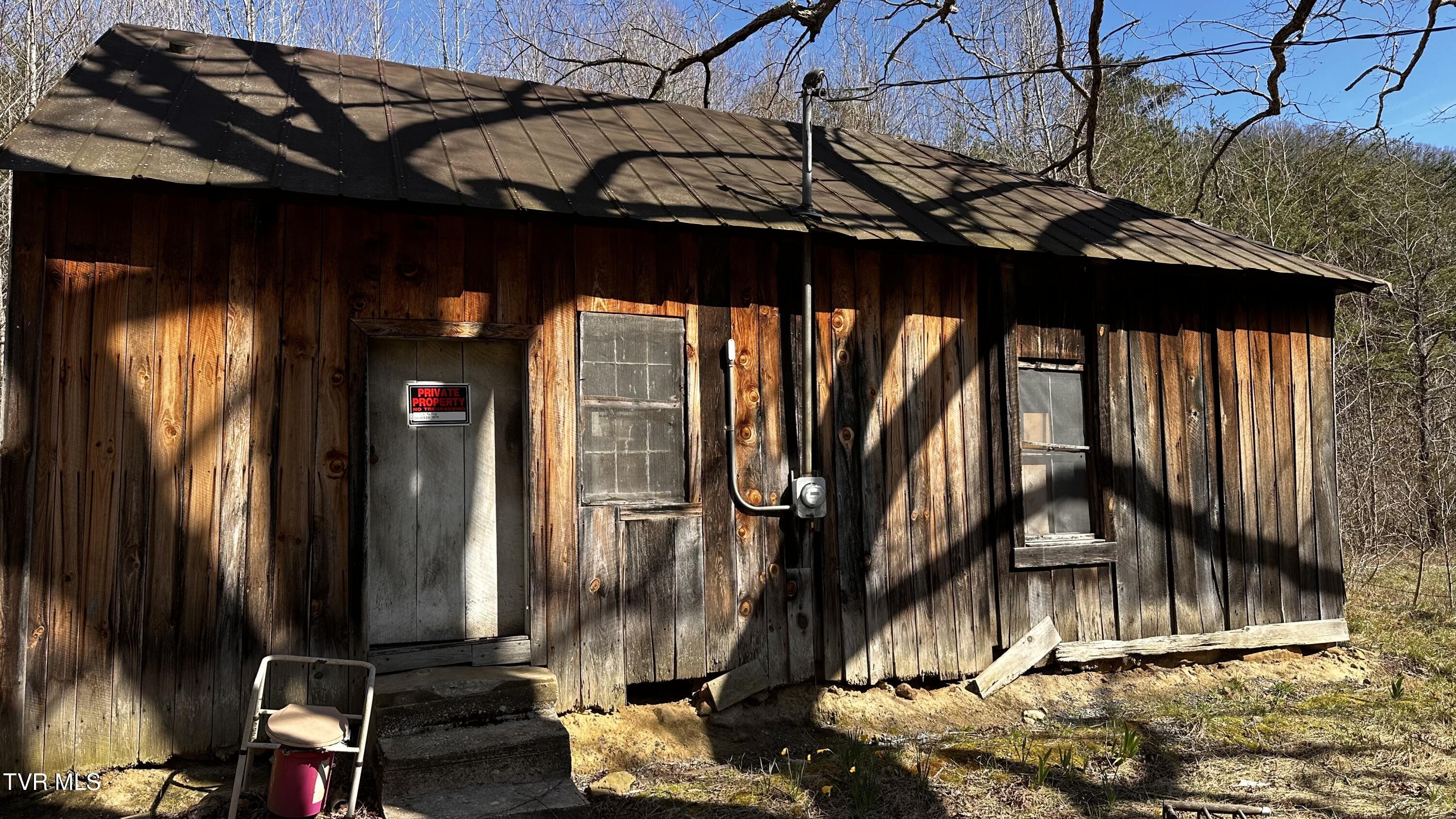 2063 Kelley Gap Road Greeneville, TN 37743 - Photo 5 of 9 IMG_3204