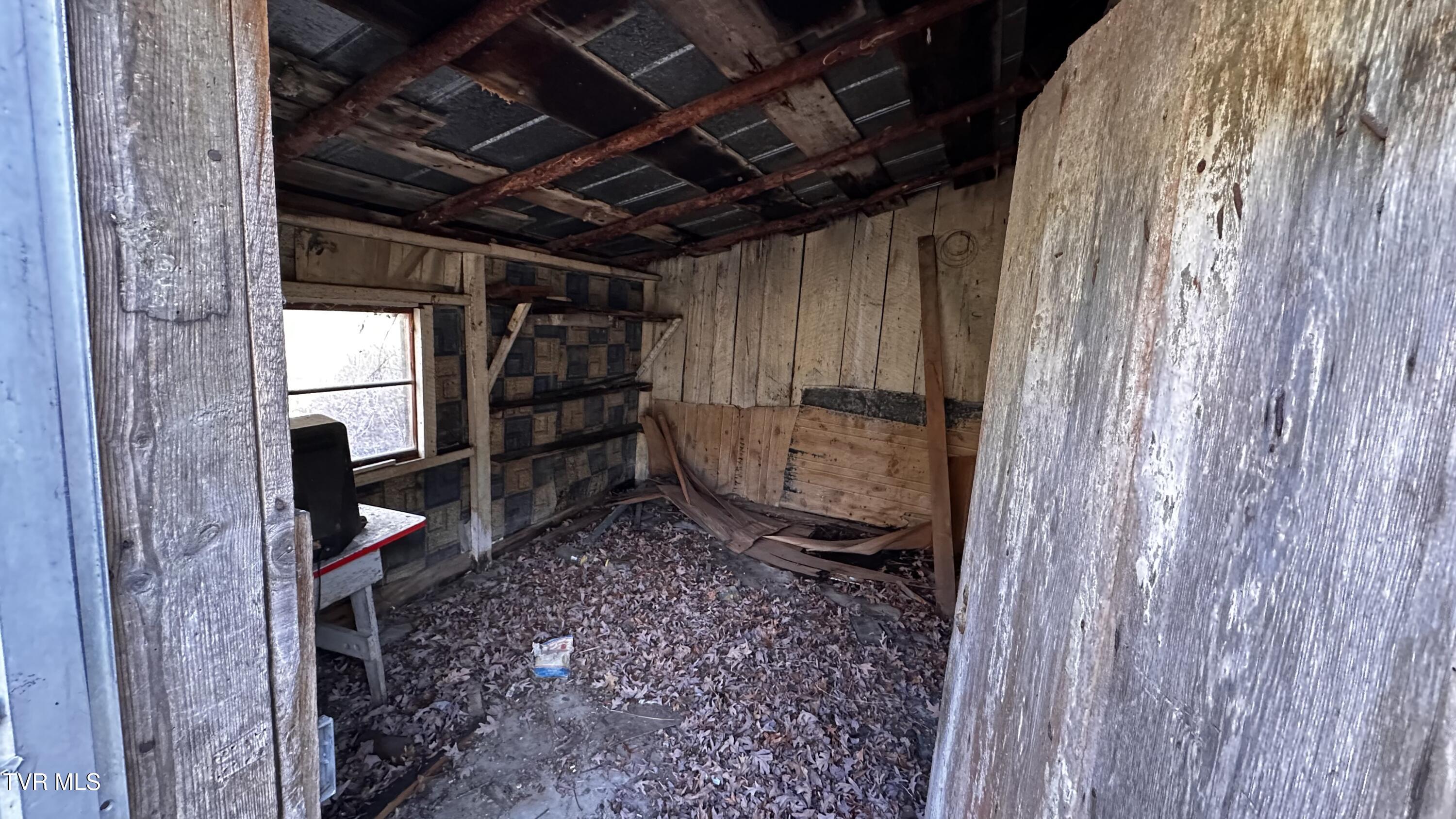 2063 Kelley Gap Road Greeneville, TN 37743 - Photo 6 of 9 IMG_3206