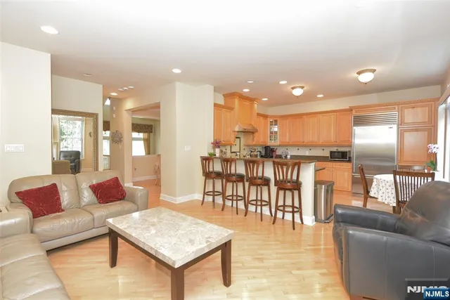 $899,000 | 3 Skyview Drive, North Haledon, NJ 07508