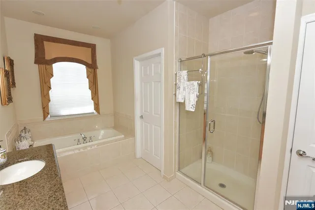 $899,000 | 3 Skyview Drive, North Haledon, NJ 07508