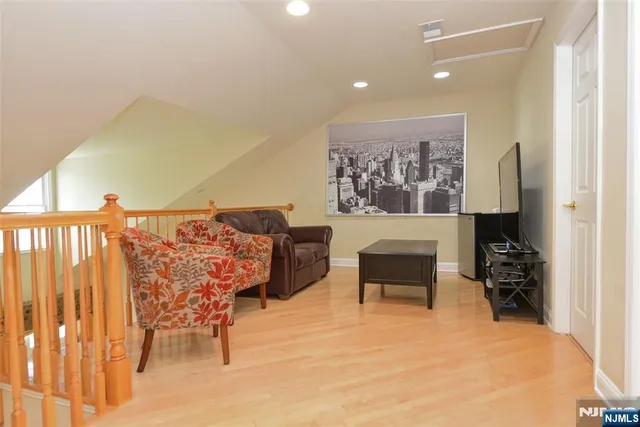 $899,000 | 3 Skyview Drive, North Haledon, NJ 07508