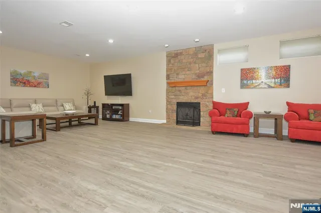 $899,000 | 3 Skyview Drive, North Haledon, NJ 07508