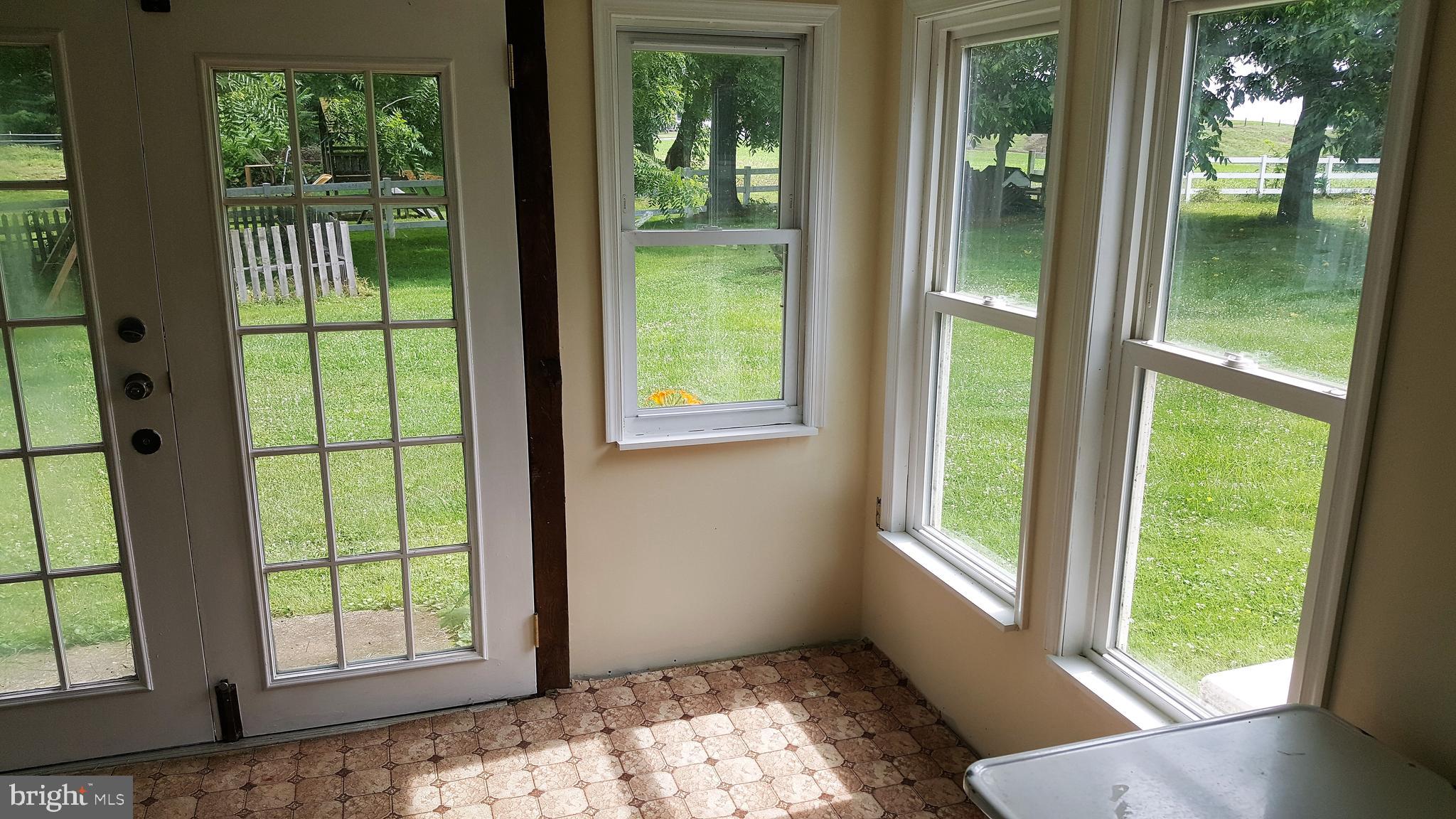 319 Frogtown Road Pequea, PA 17565 - Photo 16 of 22 Sun room