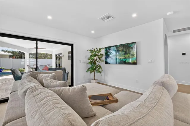 $650,000 | 13933 Cherry Creek Drive, Tampa, FL 33618