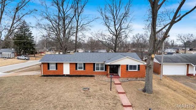 $230,000 | 2305 Belfast Drive, Florissant, MO 63033