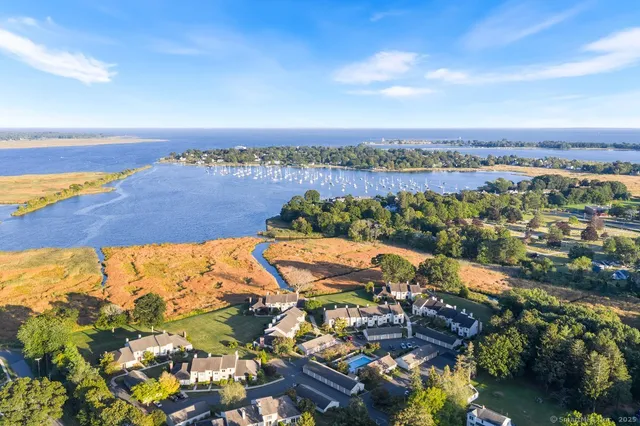 $639,000 | 100 Dudley Avenue, Unit H43, Old Saybrook, CT 06475