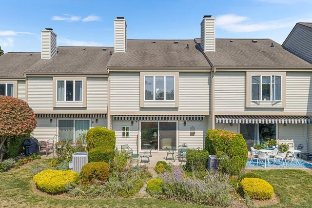 $639,000 | 100 Dudley Avenue, Unit H43, Old Saybrook, CT 06475