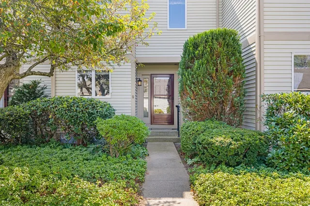 $639,000 | 100 Dudley Avenue, Unit H43, Old Saybrook, CT 06475