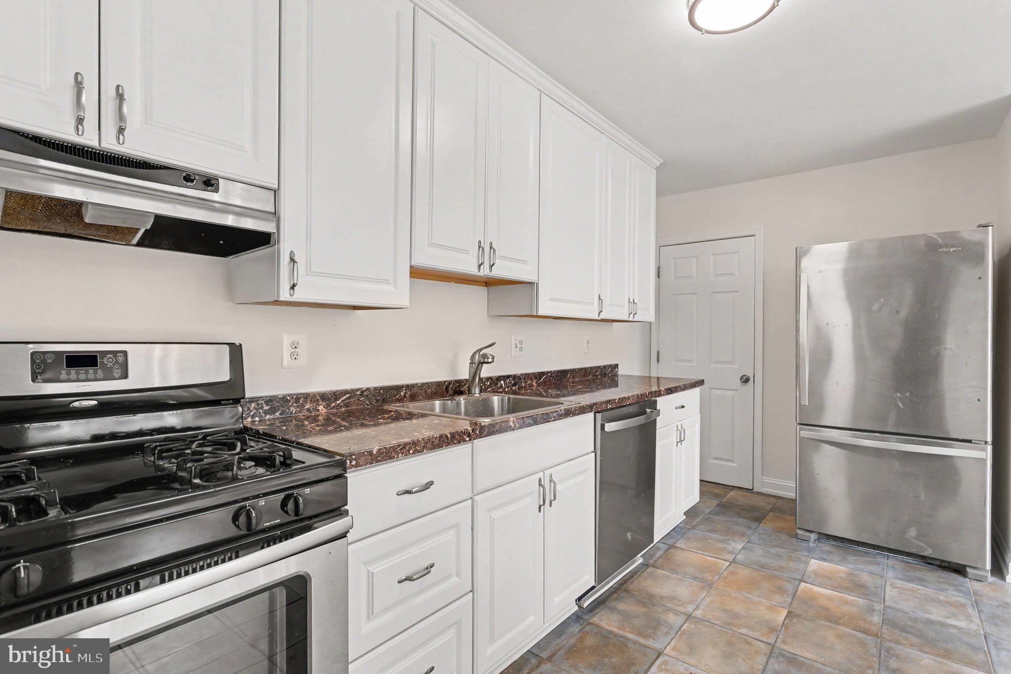 6609 Frederick Road Baltimore, MD 21228 - Photo 8 of 27 Gallery Image 8