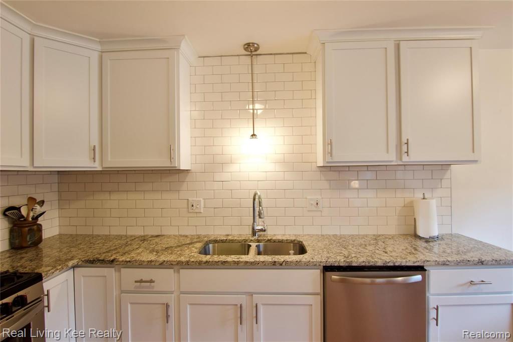 901 Lafayette Court, Unit 10 Rochester Hills, MI 48307 - Photo 8 of 24