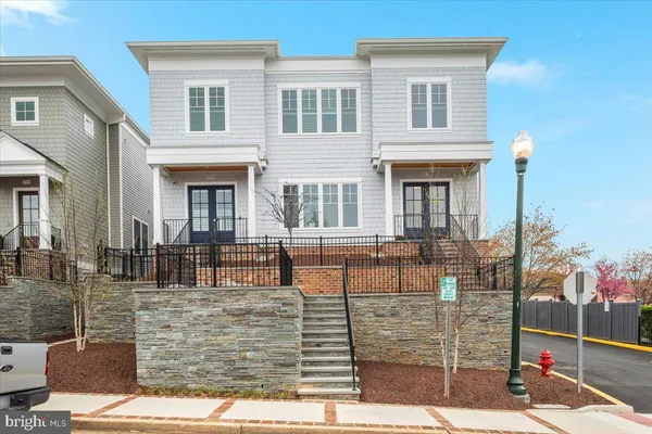 $1,698,000 | 129 Park Street Northeast, Unit B, Vienna, VA 22180