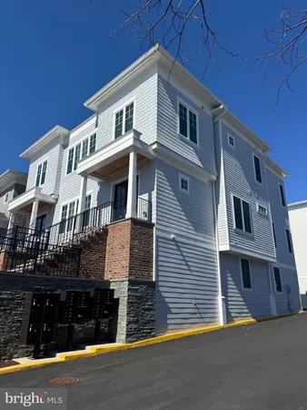 $1,698,000 | 129 Park Street Northeast, Unit B, Vienna, VA 22180