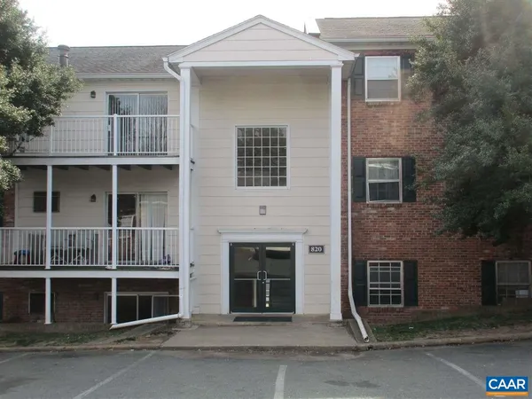 $1,300 | 820 Runnel Court, Unit 6, Charlottesville, VA 22901