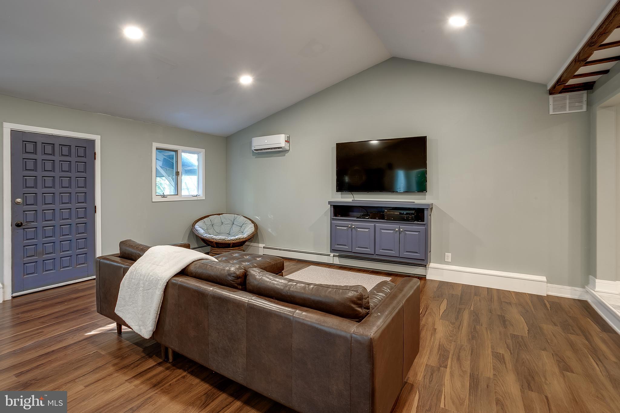 125 Union Mill Road Mount Laurel, NJ 08054 - Photo 5 of 45 Living Room