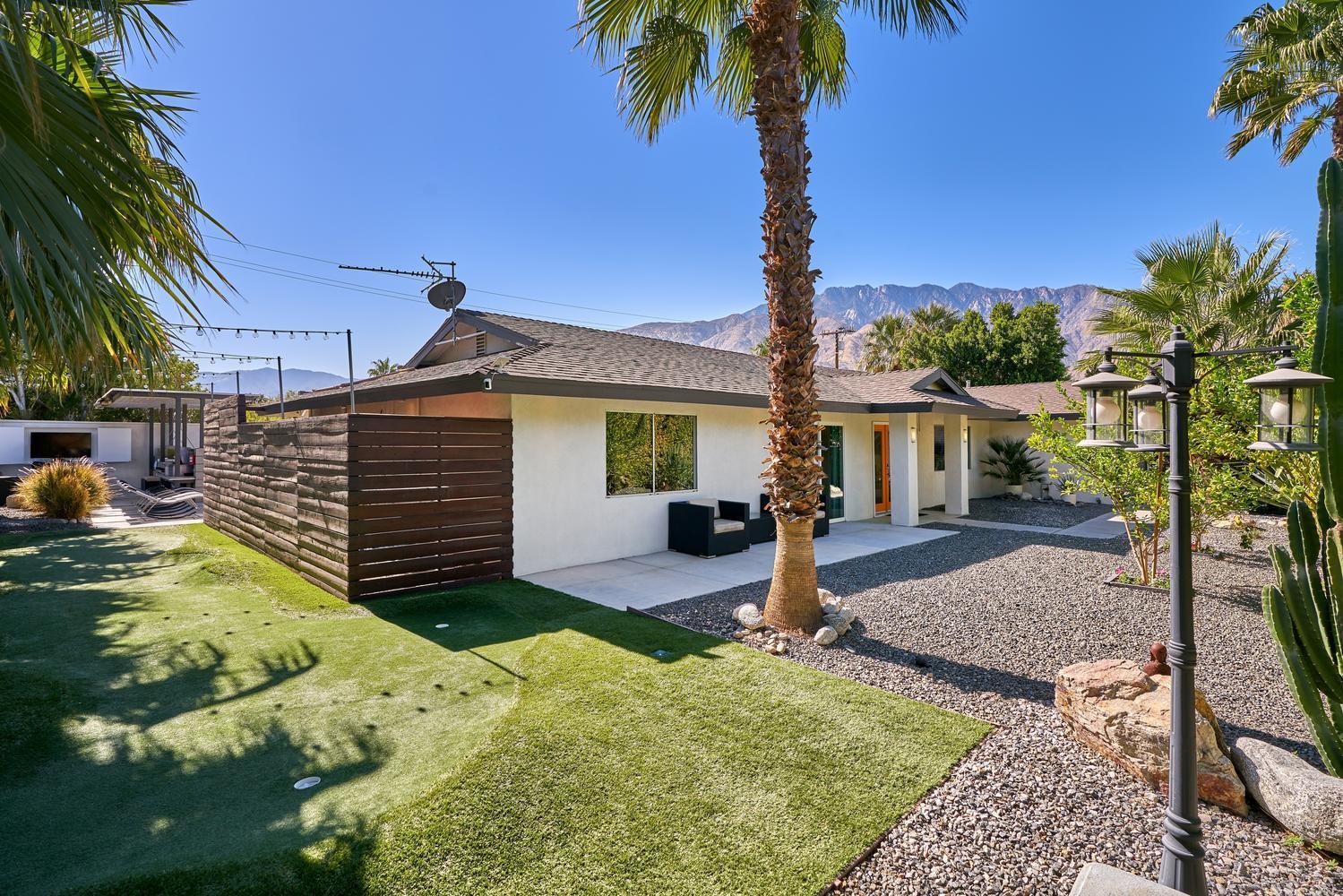 611 East Simms Road Palm Springs, CA 92262 - Photo 14 of 96 611 E Simms Rd Palm Springs CA-large-013