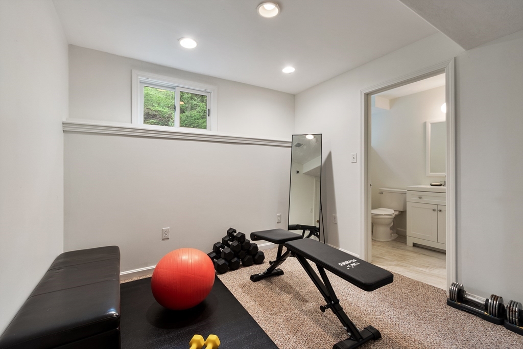 86 Framingham Road Southborough, MA 01772 - Photo 30 of 36