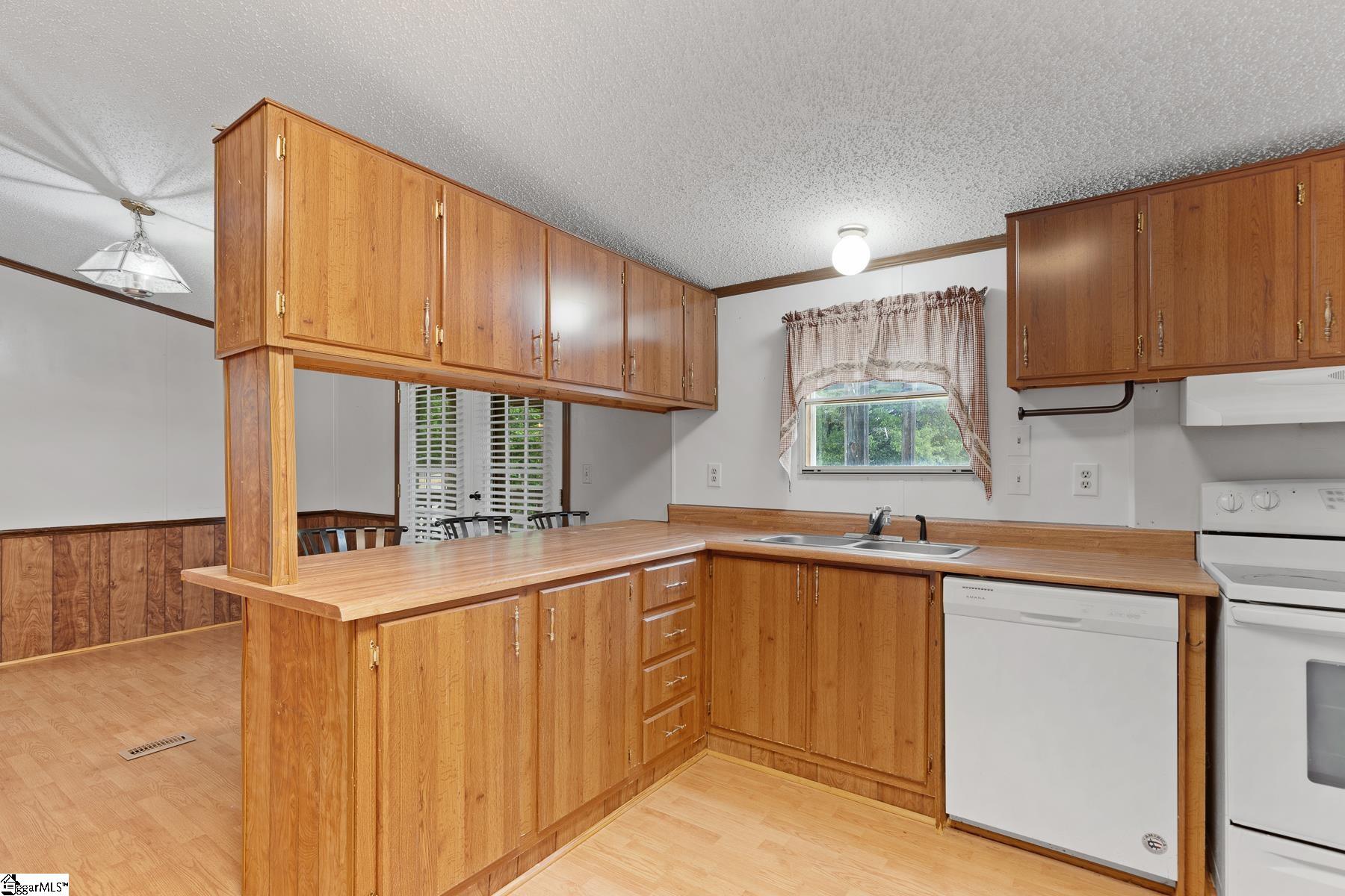 414 Putman Road Fountain Inn, SC 29644 - Photo 8 of 21 Gallery Image 8