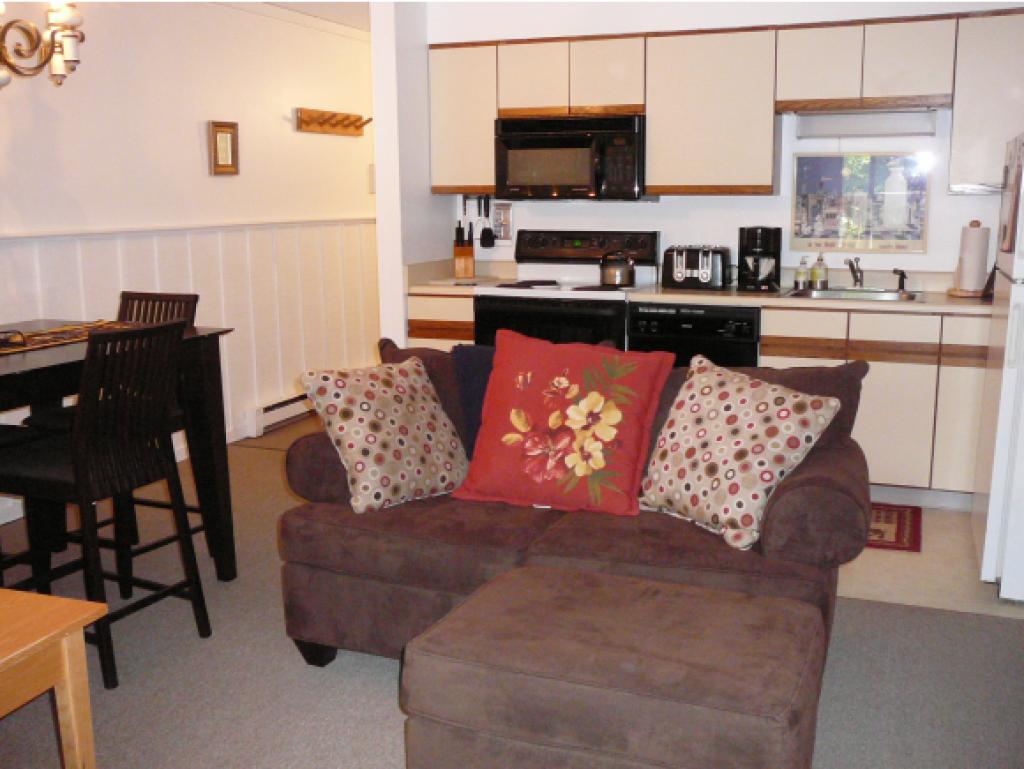 907 East Mountain Road, Unit H3 Killington, VT 05751 - Photo 8 of 11 Gallery Image 8