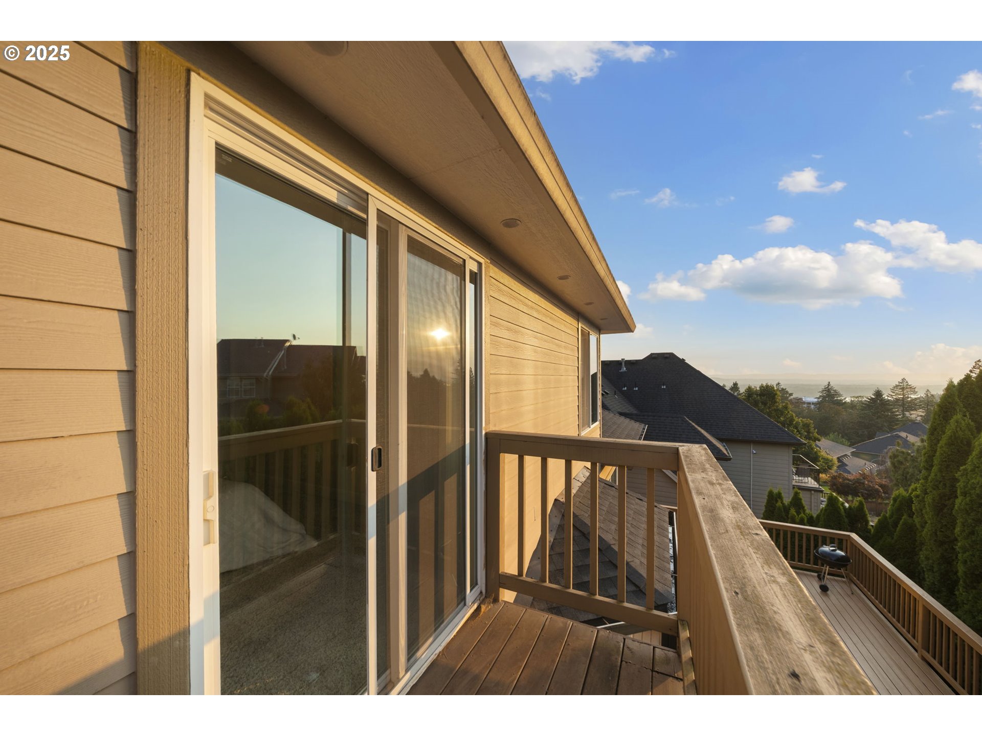 5219 Northwest Fernridge Drive Camas, WA 98607 - Photo 36 of 48 a view of balcony with furniture