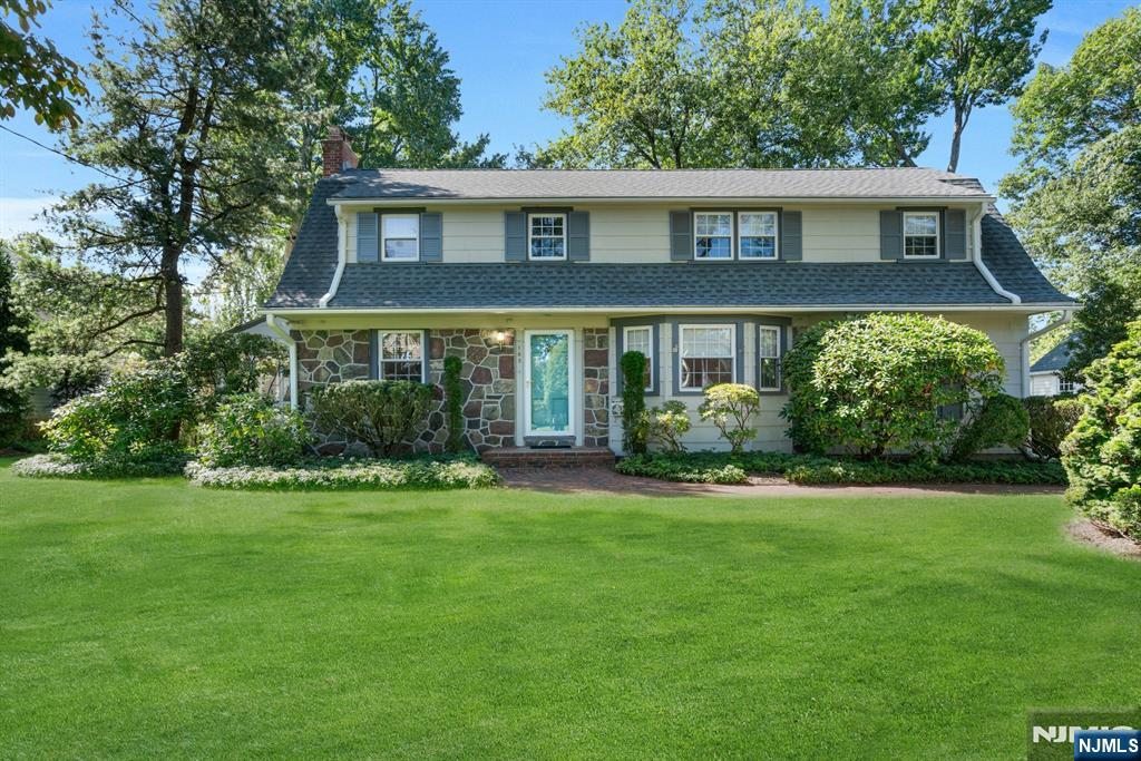 163 Cottage Road Wyckoff, NJ 07481 - Photo 1 of 35 Gallery Image 1