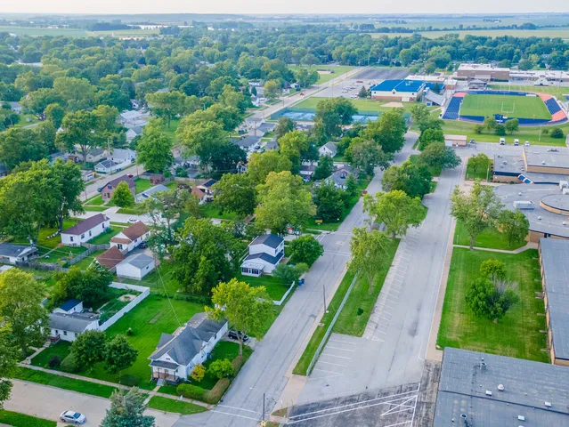 $99,000 | 915 East Prairie Street, Pontiac, IL 61764