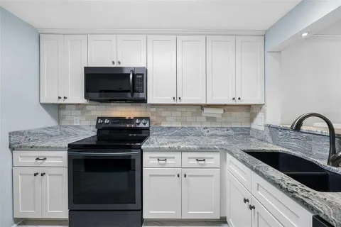 $659,900 | 14900 Gulf Boulevard, Unit 304, Madeira Beach, FL 33708