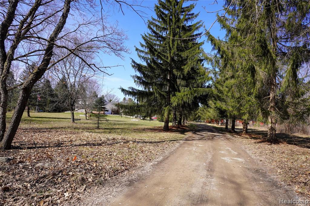 7160 Crofoot Road Fowlerville, MI 48836 - Photo 8 of 46 Gallery Image 8