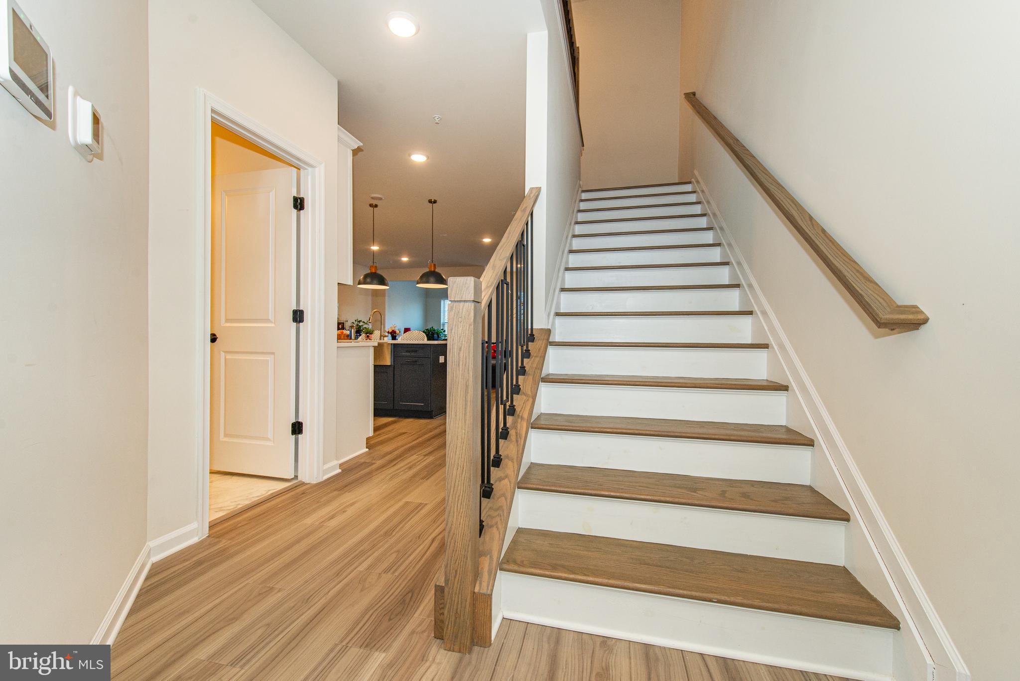 8 Periwinkle Lane Warren, NJ 07059 - Photo 3 of 50